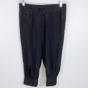 Bcbgeneration pull on jogger style Capri pants S